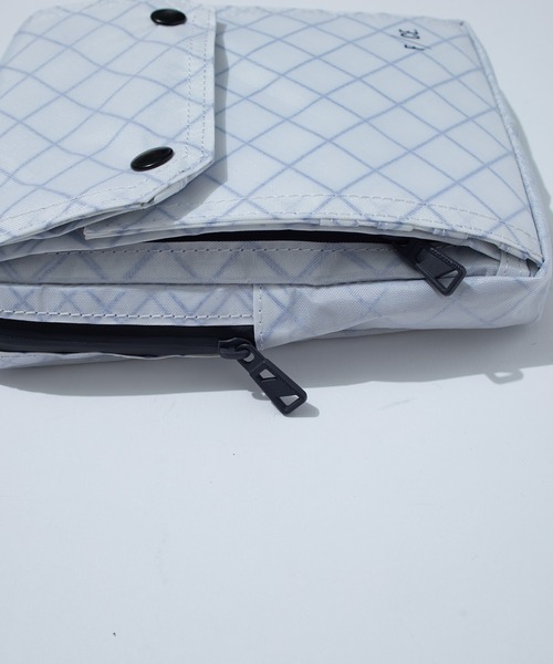 F/CE. （エフシーイー）の「F/CE. ECOPAK TRAVELLER / エフシーイー エコパック トラベラー（ボディバッグ/ウエストポーチ・メンズ・ブラック/ホワイト・FREE）」の7枚目の写真