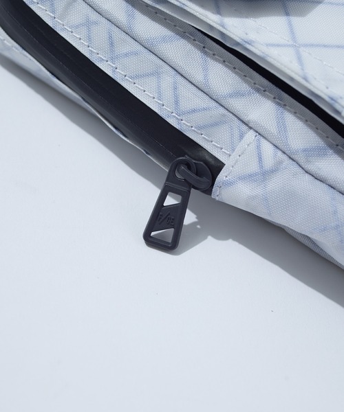 F/CE. （エフシーイー）の「F/CE. ECOPAK TRAVELLER / エフシーイー エコパック トラベラー（ボディバッグ/ウエストポーチ・メンズ・ブラック/ホワイト・FREE）」の8枚目の写真