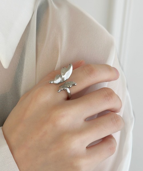 sowang(ソワン)の「バタフライフォークリング【ステンレス】-butterfly motif forkring/stainless-(リング・レディース・ゴールド/シルバー・11)」の2枚目の写真