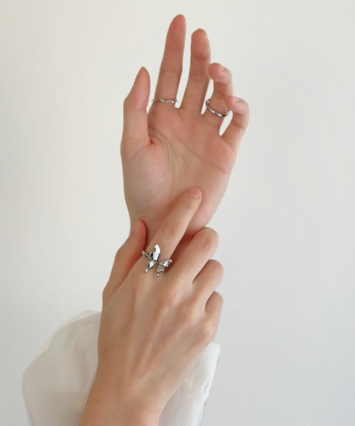 sowang(ソワン)の「バタフライフォークリング【ステンレス】-butterfly motif forkring/stainless-(リング・レディース・ゴールド/シルバー・11)」の7枚目の写真
