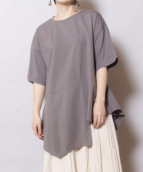 OSMOSIS（オズモーシス）の「イレギュラーヘムTシャツ（Tシャツ/カットソー・レディース・グレー/ブラック/ホワイト/キャメル・ONE SIZE）」の4枚目の写真