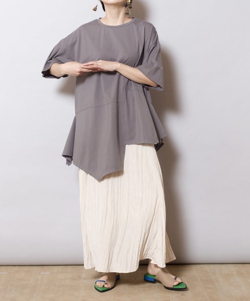 OSMOSIS（オズモーシス）の「イレギュラーヘムTシャツ（Tシャツ/カットソー・レディース・グレー/ブラック/ホワイト/キャメル・ONE SIZE）」の13枚目の写真