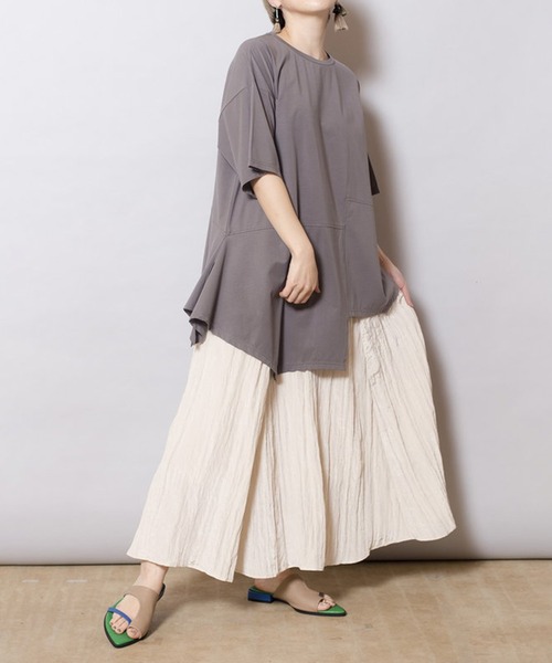 OSMOSIS（オズモーシス）の「イレギュラーヘムTシャツ（Tシャツ/カットソー・レディース・グレー/ブラック/ホワイト/キャメル・ONE SIZE）」の15枚目の写真