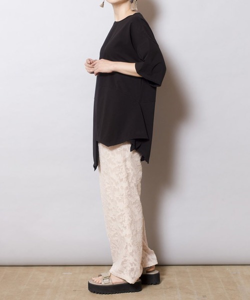 OSMOSIS（オズモーシス）の「イレギュラーヘムTシャツ（Tシャツ/カットソー・レディース・グレー/ブラック/ホワイト/キャメル・ONE SIZE）」の19枚目の写真