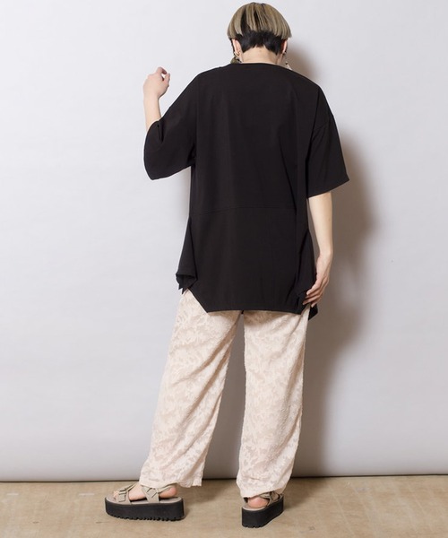 OSMOSIS（オズモーシス）の「イレギュラーヘムTシャツ（Tシャツ/カットソー・レディース・グレー/ブラック/ホワイト/キャメル・ONE SIZE）」の21枚目の写真