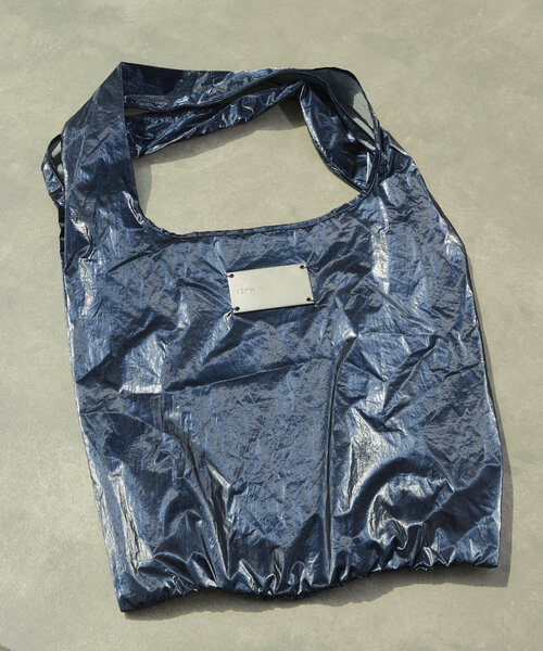 Chico（チコ）の「メタリックロゴマルシェトート（トートバッグ・レディース・ブルー/シルバー/ピンク/ホワイト/ネイビー・FREE）」の2枚目の写真