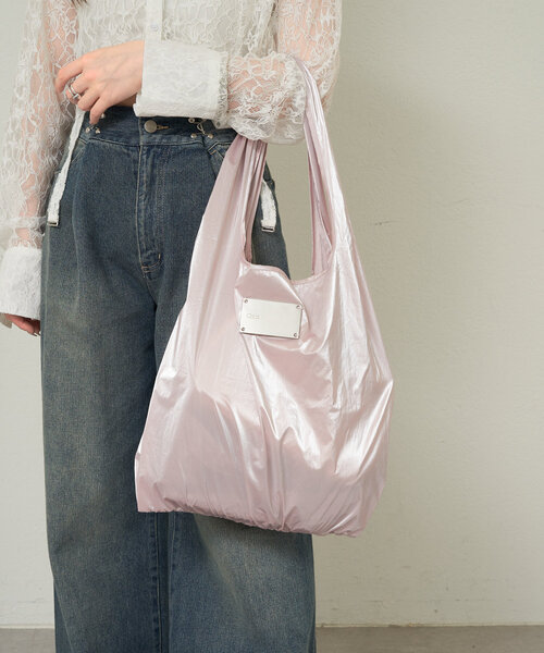 Chico（チコ）の「メタリックロゴマルシェトート（トートバッグ・レディース・ブルー/シルバー/ピンク/ホワイト/ネイビー・FREE）」の15枚目の写真