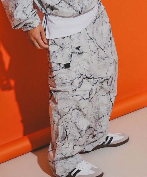 BEAMS（ビームス）の「撥水 総柄プリント スノー オーバーパンツ