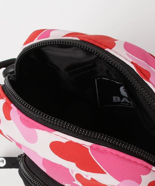 A BATHING APE(アベイシングエイプ)の「ABC CAMO SHARK MINI BAG(ショルダーバッグ・メンズ・ブルー/ピンク/グリーン・FREE)」の8枚目の写真