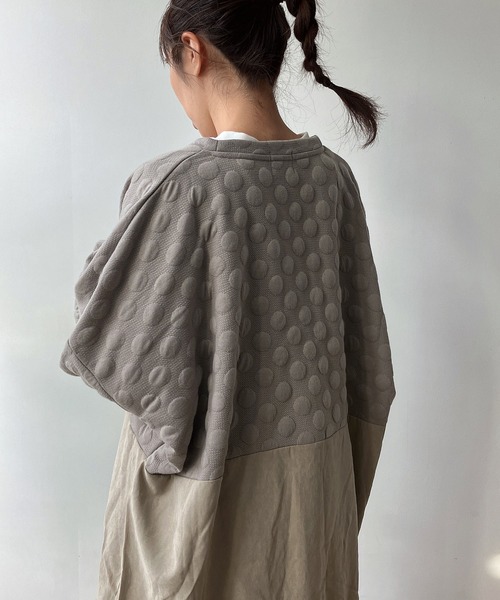 AS KNOW AS plus(アズノゥアズプラス)の「◇ゆるり切り替えコクーンカーディガン(カーディガン/ボレロ・レディース・ボルドー/グレイッシュベージュ/チャコールグレー/ダークグリーン/ベージュ系/ダークグリーン系/グレー系/ネイビー系/ベージュ系1/ダークグリーン系1/オレンジ系1/グレー系1/ダークグリーン系2/ベージュ系2/ネイビー系2/グレー系2/ホワイト系その他3/ブルー系3/グレー系3/ベージュ系3/グレー系4/ネイビー系4/ベージュ系4/ダークグリーン系4・FREE)」の10枚目の写真