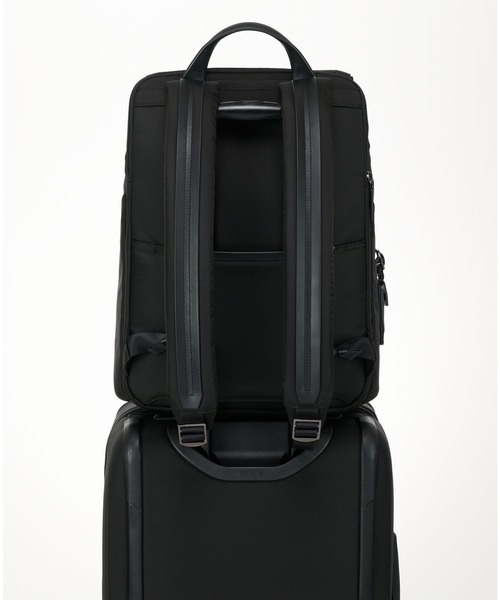 TUMI(トゥミ)の「JARVIS フラップ・バックパック(A4/PC15インチまで対応)(バックパック/リュック・メンズ・ネイビー系/ブラック×ブルー/ブラック・FREE)」の7枚目の写真