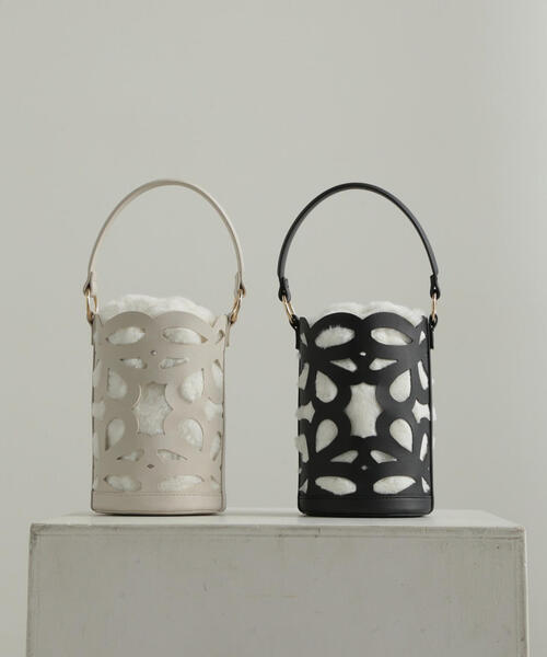 EDIT COLOGNE（エディットコロン）の「カットワークバケツバッグ（ショルダーバッグ・レディース・ホワイト/ブラック・ﾌﾘ-）」の4枚目の写真