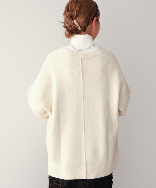 AMERICAN HOLIC（アメリカンホリック）の「カーブVネックニットプルオーバー（ニット/セーター・レディース・グリーン/モカ/アイボリー/チャコールグレー・M/L）」の7枚目の写真