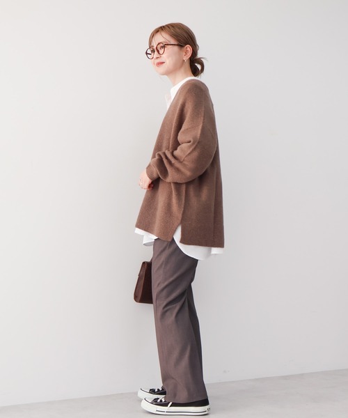 AMERICAN HOLIC（アメリカンホリック）の「カーブVネックニットプルオーバー（ニット/セーター・レディース・グリーン/モカ/アイボリー/チャコールグレー・M/L）」の12枚目の写真