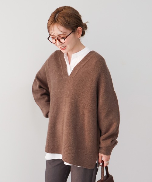 AMERICAN HOLIC（アメリカンホリック）の「カーブVネックニットプルオーバー（ニット/セーター・レディース・グリーン/モカ/アイボリー/チャコールグレー・M/L）」の19枚目の写真