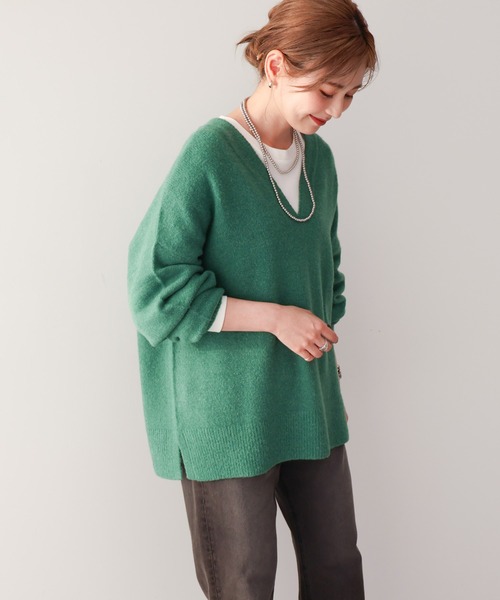 AMERICAN HOLIC（アメリカンホリック）の「カーブVネックニットプルオーバー（ニット/セーター・レディース・グリーン/モカ/アイボリー/チャコールグレー・M/L）」の22枚目の写真