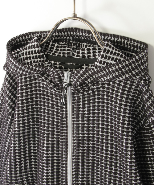 ikka（イッカ）の「【親子コーデ】ビックワッフルジップパーカー（120~160cm）（パーカー・キッズ・ブラック・130/140/150/160/120）」の4枚目の写真