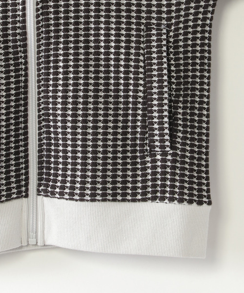 ikka（イッカ）の「【親子コーデ】ビックワッフルジップパーカー（120~160cm）（パーカー・キッズ・ブラック・130/140/150/160/120）」の7枚目の写真