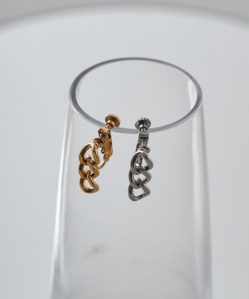 ciite' surgical stainless(シーテサージカルステンレス)の「【 金属アレルギー対応 】 チェーンモチーフ イヤリング サージカルステンレス (両耳用)(イヤリング・レディース・ゴールド/シルバー・FREE)」の4枚目の写真