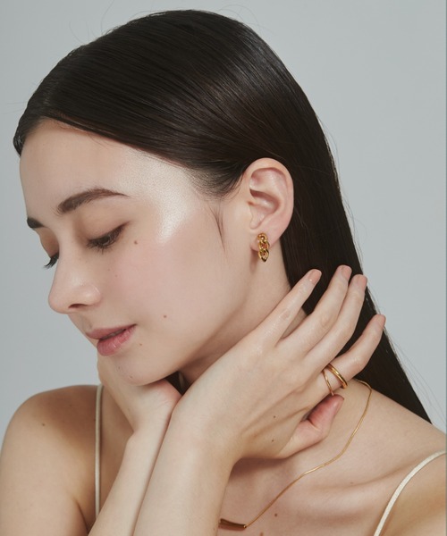 ciite' surgical stainless(シーテサージカルステンレス)の「【 金属アレルギー対応 】 チェーンモチーフ イヤリング サージカルステンレス (両耳用)(イヤリング・レディース・ゴールド/シルバー・FREE)」の14枚目の写真