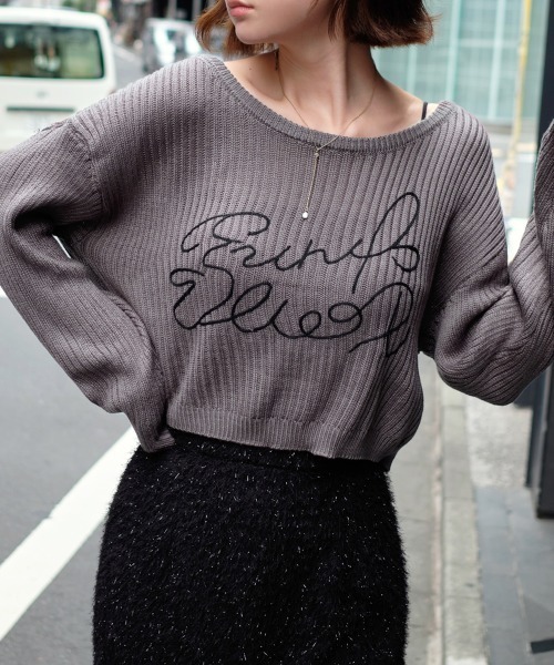 Rejoule(リジュール)の「コードロゴ刺繍ニットプルオーバー(ニット/セーター・レディース・ブラック/グレー/ベージュ/ホワイト・FREE)」の4枚目の写真