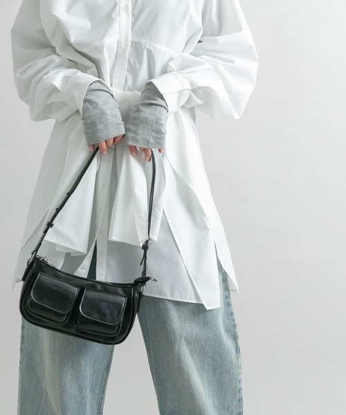 KBF（ケイビーエフ）の「アウトポケットショルダーBAG（ショルダーバッグ・レディース・シルバー/ブラック・ONE）」の5枚目の写真