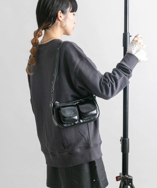 KBF（ケイビーエフ）の「アウトポケットショルダーBAG（ショルダーバッグ・レディース・シルバー/ブラック・ONE）」の9枚目の写真