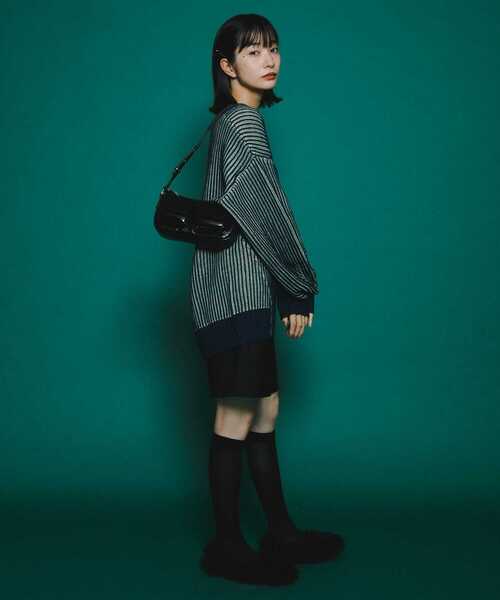 KBF（ケイビーエフ）の「アウトポケットショルダーBAG（ショルダーバッグ・レディース・シルバー/ブラック・ONE）」の12枚目の写真