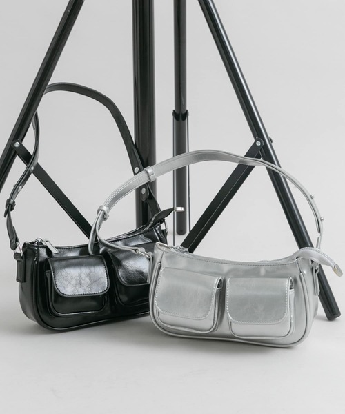 KBF（ケイビーエフ）の「アウトポケットショルダーBAG（ショルダーバッグ・レディース・シルバー/ブラック・ONE）」の17枚目の写真