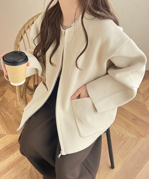 KOBE LETTUCE(コウベレタス)の「ランタンスリーブニットジャケット(ノーカラージャケット・レディース・ホワイト×ブラック/ブラック/アイボリー/グレー・M)」の5枚目の写真