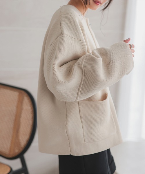 KOBE LETTUCE(コウベレタス)の「ランタンスリーブニットジャケット(ノーカラージャケット・レディース・ホワイト×ブラック/ブラック/アイボリー/グレー・M)」の7枚目の写真