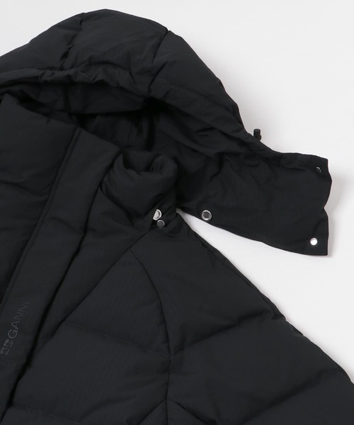 GANNI（ガニー）の「GANNI　Tech Seersucker Puffer Jacket（ダウンジャケット/コート・レディース・ブラック・XXSXS）」の3枚目の写真