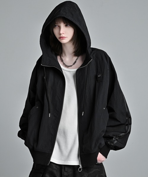 ADRER(アドラー)の「line sleeve track zip parker jacket / ラインスリーブトラックジップパーカージャケット(ブルゾン・メンズ・ブラウン/ホワイト/ブラック/ブラック系1/ブルー系1/ブラック系2/ブラック系3/ワイン/ブラック系4・L/M/S/XS)」の6枚目の写真