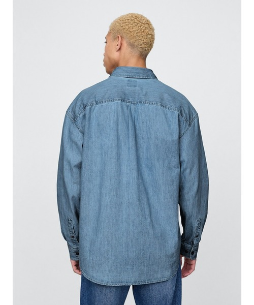 GAP（ギャップ）の「ブラナンベア デニム ビッグシャツ（シャツ/ブラウス・メンズ・インディゴブルー/ライトインディゴブルー・XL/XS/M/L/S）」の18枚目の写真