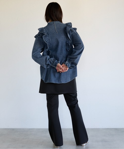 SOTT(ソット)の「Frill Denim Shirt フリルデニムシャツ(シャツ/ブラウス・レディース・ブラック/ケミカルウォッシュ・FREE)」の11枚目の写真