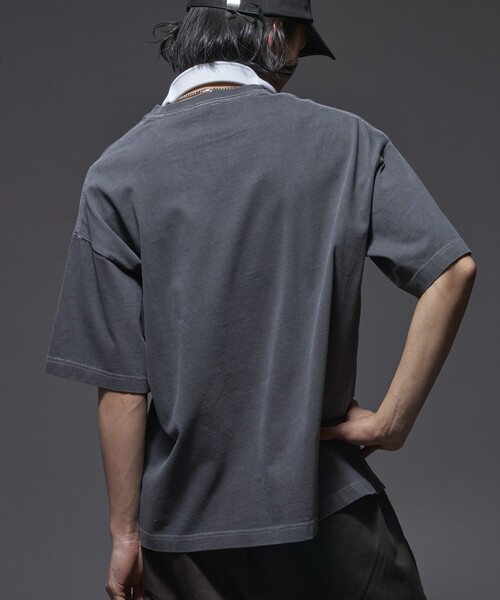 UMBRO（アンブロ）の「UMBRO/アンブロ 別注 UMBRO ピグメントクルーネックTシャツ(限定展開)（Tシャツ/カットソー・メンズ・オフホワイト/ブラウン/グレー/ブラック・MEDIUM/LARGE）」の15枚目の写真