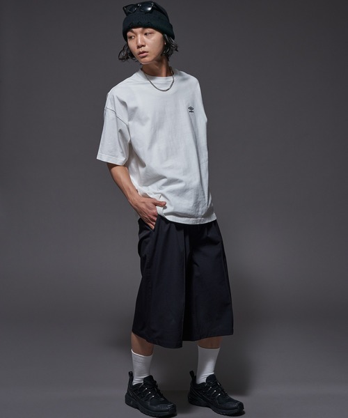 UMBRO（アンブロ）の「UMBRO/アンブロ 別注 UMBRO ピグメントクルーネックTシャツ(限定展開)（Tシャツ/カットソー・メンズ・オフホワイト/ブラウン/グレー/ブラック・MEDIUM/LARGE）」の6枚目の写真