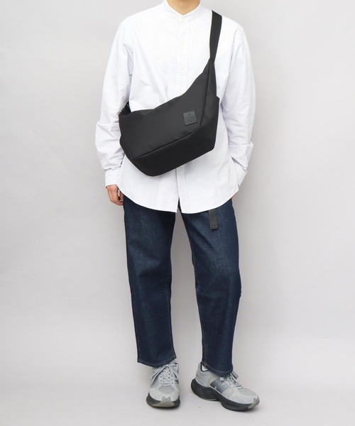 KANGOL(カンゴール)の「ラバータグ ラウンドミニショルダーバッグ S A5収納対応モデル(ショルダーバッグ・メンズ・ブラック系その他/ブラック・FREE)」の19枚目の写真