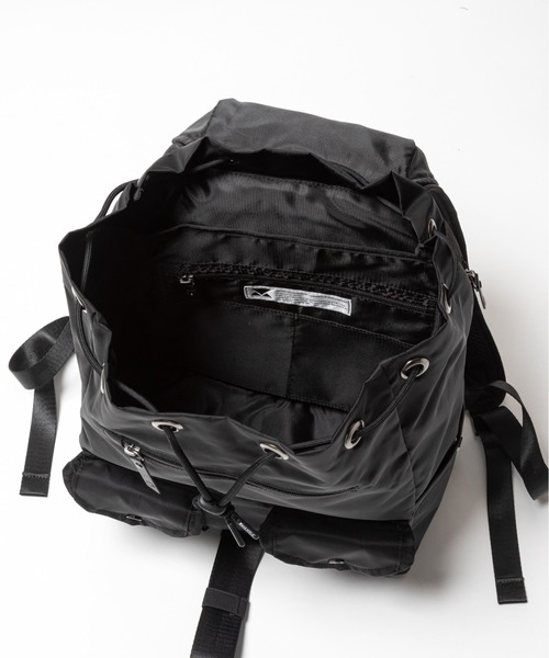MAKAVELIC(マキャベリック)の「Grace Double Pocket 2 Backpack(バックパック/リュック・メンズ・ブラック・ONESIZE)」の3枚目の写真