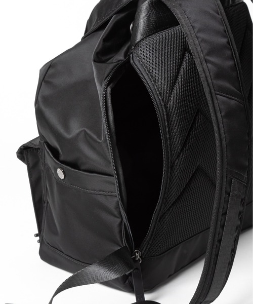 MAKAVELIC(マキャベリック)の「Grace Double Pocket 2 Backpack(バックパック/リュック・メンズ・ブラック・ONESIZE)」の4枚目の写真