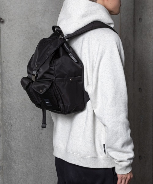 MAKAVELIC(マキャベリック)の「Grace Double Pocket 2 Backpack(バックパック/リュック・メンズ・ブラック・ONESIZE)」の9枚目の写真