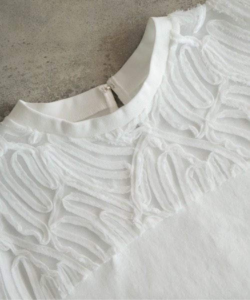 NOMBRE IMPAIR（ノンブルアンペール）の「チュール刺繍コンビ　パフスリーブP/O（Tシャツ/カットソー・レディース・ブラック/ホワイト・FREE）」の6枚目の写真