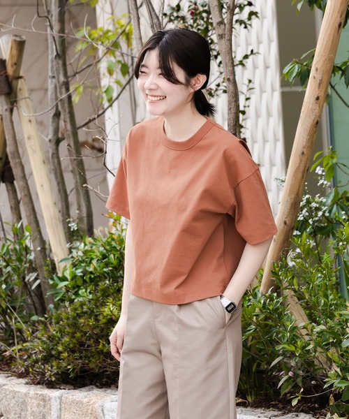 EKAL（エカル）の「『吸水速乾/UVカット』DRY OUT SHORT LENGTH T-SHIRTS（Tシャツ/カットソー・レディース・ブラウン系その他/アイボリー/ベージュ/チャコールグレー/ホワイト/ブラウン/パープル系その他・FREE）」の5枚目の写真