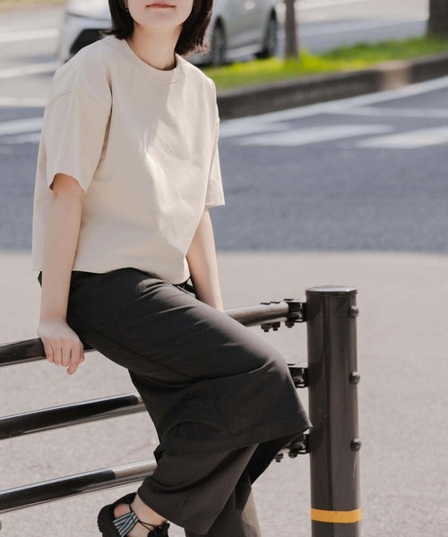 EKAL（エカル）の「『吸水速乾/UVカット』DRY OUT SHORT LENGTH T-SHIRTS（Tシャツ/カットソー・レディース・ブラウン系その他/アイボリー/ベージュ/チャコールグレー/ホワイト/ブラウン/パープル系その他・FREE）」の3枚目の写真