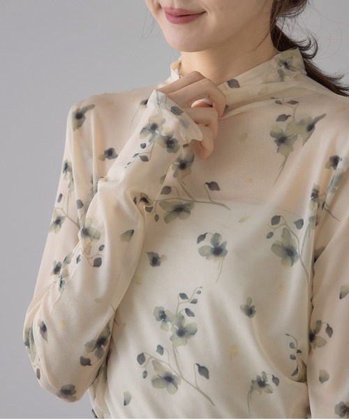 &. NOSTALGIA(アンドドットノスタルジア)の「【ZOZO限定】メッシュフラワーボトルネックロンT(Tシャツ/カットソー・レディース・アイボリー/ブラック・M)」の2枚目の写真
