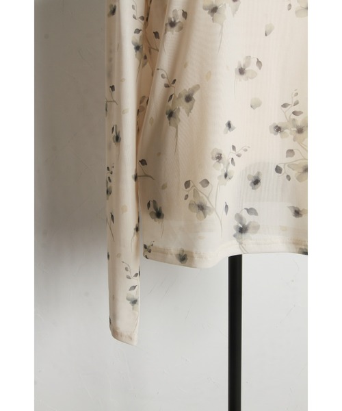 &. NOSTALGIA(アンドドットノスタルジア)の「【ZOZO限定】メッシュフラワーボトルネックロンT(Tシャツ/カットソー・レディース・アイボリー/ブラック・M)」の4枚目の写真
