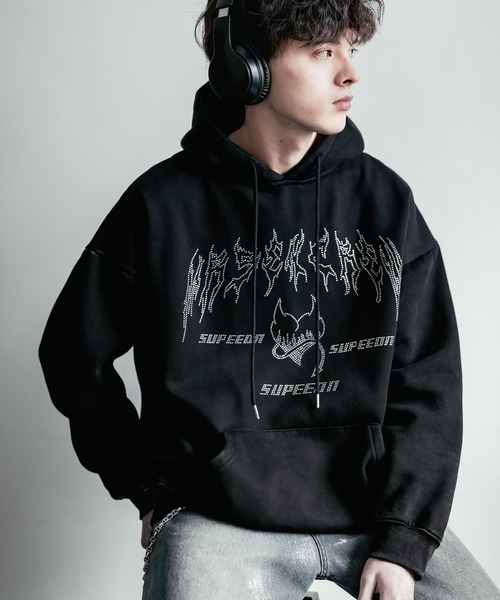 Rocky Monroe(ロッキーモンロー)の「オーバーサイズ ラインストーンロゴプリント ヴィンテージライク 裏起毛スウェットプルオーバーフード付きパーカー(パーカー・メンズ・ブラック・M/L/XL)」の2枚目の写真