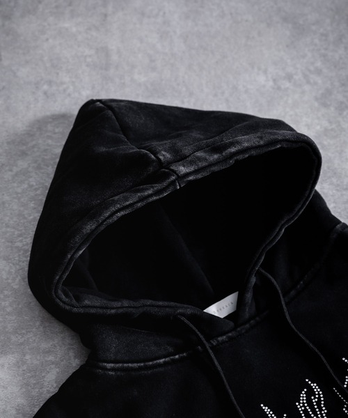 Rocky Monroe(ロッキーモンロー)の「オーバーサイズ ラインストーンロゴプリント ヴィンテージライク 裏起毛スウェットプルオーバーフード付きパーカー(パーカー・メンズ・ブラック・M/L/XL)」の16枚目の写真