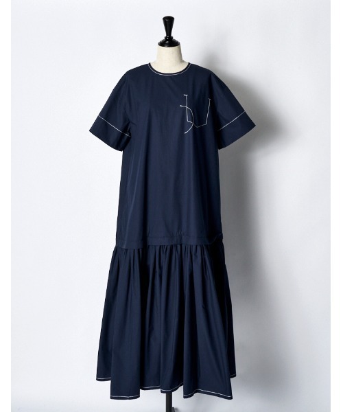 RUMCHE（ラムシェ）の「Stitch Typewriter Dress / ステッチタイプライタードレス（ワンピース・レディース・ホワイト/ネイビー/ブラック・FREE）」の4枚目の写真