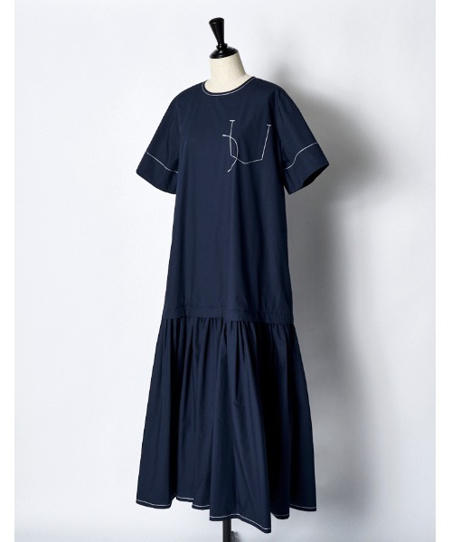 RUMCHE（ラムシェ）の「Stitch Typewriter Dress / ステッチタイプライタードレス（ワンピース・レディース・ホワイト/ネイビー/ブラック・FREE）」の5枚目の写真